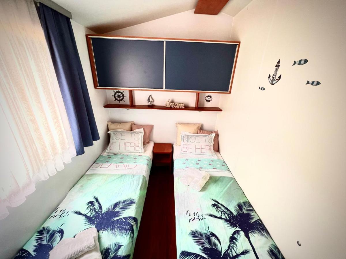 Mobile Home Nebo Luxus 克罗诺维察 外观 照片