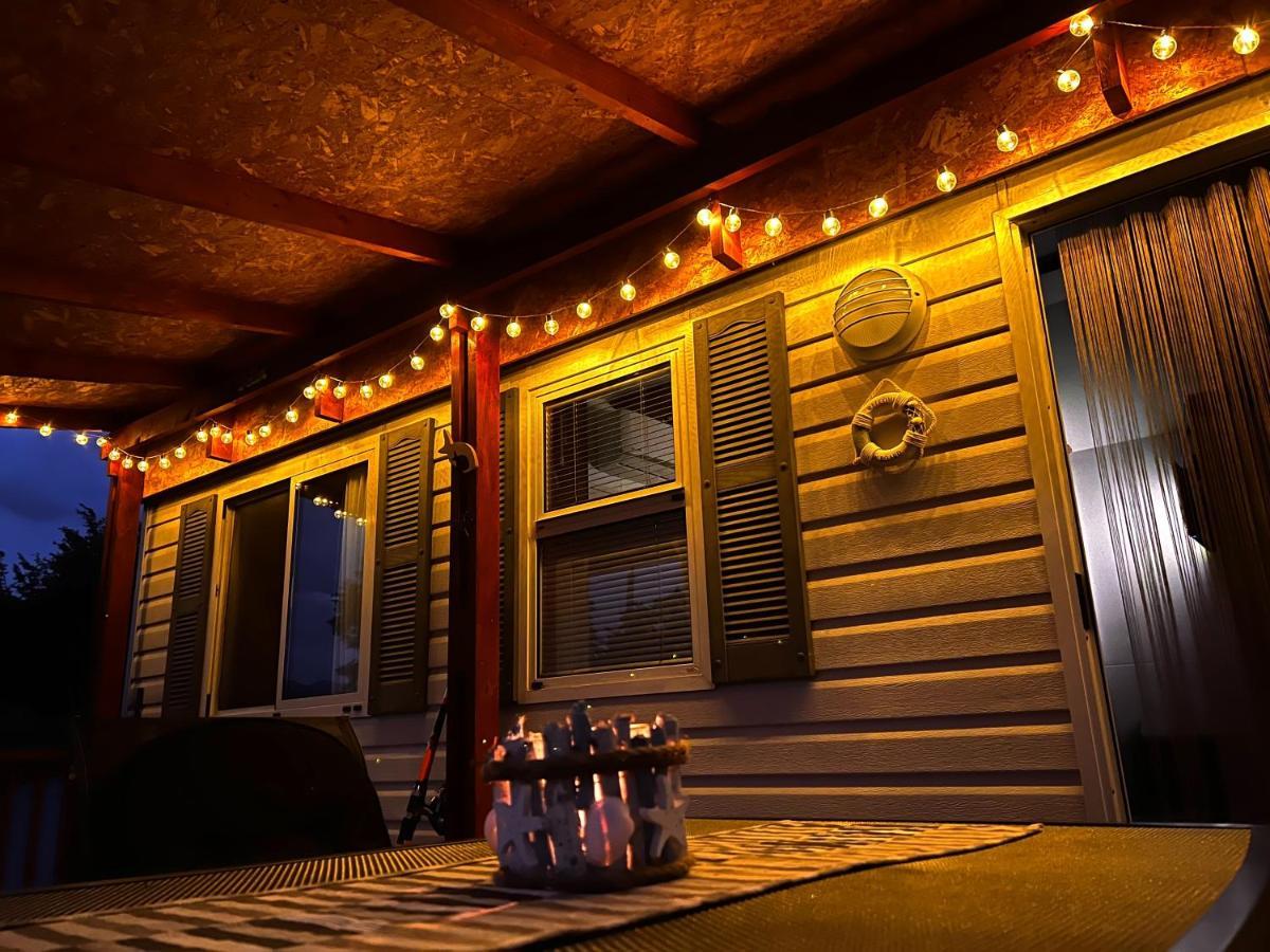 Mobile Home Nebo Luxus 克罗诺维察 外观 照片